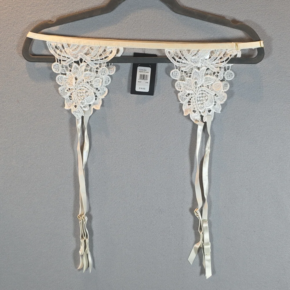 Frederick's of Hollywood Cream Lace Garter Belt Size X/XL NWT